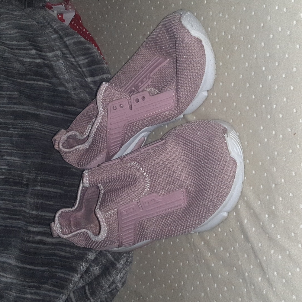 Pink lightweight shoes